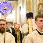 В Рождественскую ночь Митрополит Тихон возглавил праздничную Божественную литургию в кафедральном Александро-Невском соборе.