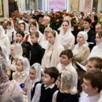 Митрополит Симферопольский и Крымский Лазарь совершил Пасхальную вечерню вторника Светлой седмицы в кафедральном Александро-Невском соборе г. Симферополя.