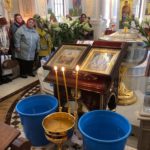 В Крестильном храме в честь иконы Божией Матери " Живоносный Источник" кафедрального Александро - Невского собора г. Симферополя, прошел Престольный праздник.