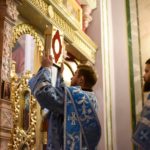 В праздник Покрова Пресвятой Богородицы, в кафедральном соборе святого благоверного князя Александра Невского г. Симферополя прошел малый престольный праздник в честь Покрова Пресвятой Богородицы.