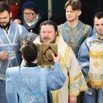 Глава Крымской Митрополии, Высокопреосвященнейший Митрополит Симферопольский и Крымский Лазарь, возглавил праздничную Божественную литургию в кафедральном соборе святого благоверного князя Александра Невского г. Симферополя.