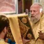 В канун Недели 17-й по Пятидесятнице в кафедральном Свято-Александро-Невском соборе г. Симферополя было совершено всенощное бдение.