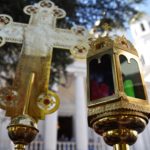 В праздник Происхождения Честных Древ Животворящего Креста Господня  епископ Нестор совершил малое освящение воды и освятил мед в кафедральном Александро-Невском соборе г. Симферополя.