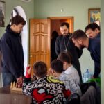 Шахматный турнир с чемпионом мира по быстрым шахматам, заслуженным мастером спорта России с воспитанниками Шахматного клуба воскресной школы Просветительского центра святителя Гурия Таврического