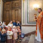 Воскресные богослужения в Александро-Невском кафедральном соборе в Неделю 2-ю по Пасхе, апостола Фомы, день Антипасхи