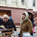 На территории кафедрального Свято-Александро- Невского собора прошла благотворительная ярмарка посвящённая дню памяти святителя Николая Чудотворца.