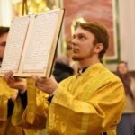 В ДЕНЬ ПАМЯТИ СОБОРА ВСЕХ СВЯТЫХ В ЗЕМЛЕ КРЫМСКОЙ ПРОСИЯВШИХ ПРЕОСВЯЩЕННЕЙШИЙ КАЛЛИНИК ЕПИСКОП БАХЧИСАРАЙСКИЙ ВОЗГЛАВИЛ БОЖЕСТВЕННУЮ ЛИТУРГИЮ В КАФЕДРАЛЬНОМ АЛЕКСАНДРО-НЕВСКОМ СОБОРЕ Г. СИМФЕРОПОЛЯ.
