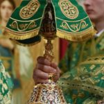 В праздник Входа Господня в Иерусалим  епископ Бахчисарайский Каллиник совершил праздничную Божественную литургию в кафедральном Александро-Невском соборе г. Симферополя.
