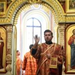 В ПРАЗДНИК ПРОИСХОЖДЕНИЯ ЧЕСТНЫХ ДРЕВ ЖИВОТВОРЯЩЕГО КРЕСТА ГОСПОДНЯ ЕПИСКОП БАХЧИСАРАЙСКИЙ КАЛЛИНИК ВОЗГЛАВИЛ ЛИТУРГИЮ В АЛЕКСАНДРО-НЕВСКОМ КАФЕДРАЛЬНОМ СОБОРЕ Г. СИМФЕРОПОЛЯ