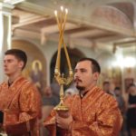 В Неделю 17-ю по Пятидесятнице, по Воздвижении,  Преосвященный Каллиник, епископ Бахчисарайский совершил Божественную литургию в нижнем храме имени св.Гурия Таврического, кафедрального Свято- Александро- Невского собора г.Симферополя.