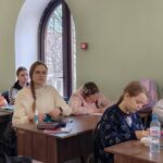 В Просветительском центре святителя Гурия Таврического при Александро-Невском кафедральном соборе прошли занятия для детей и подростков.