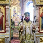 В праздник Входа Господня в Иерусалим  епископ Бахчисарайский Каллиник совершил праздничную Божественную литургию в кафедральном Александро-Невском соборе г. Симферополя.