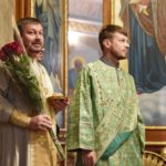 Божественная литургия в нижнем храме (во имя святителя Гурия, Архиепископа Таврического) кафедрального Свято-Александро-Невского собора г. Симферополя  в день праздника обретения честных мощей преподобного Сергия, игумена Радонежского.