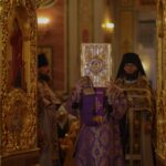 Воскресные богослужения в Александро-Невском кафедральном соборе в Неделю 16-ю по Пятидесятнице, по Воздвижению