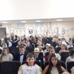 Клирик Александро‑Невского кафедрального собора принял участие в праздничных мероприятиях посвящённых благотворительной акции «Белый цветок», которая прошла в МБОУ " СОШ № 22"