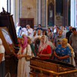 Литургия в Неделю 7-ю по Пятидесятнице, в день рождества святителя Николая, архиепископа Мир Ликийских в кафедральном Александро-Невском соборе
