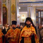 Воскресные богослужения в Александро-Невском кафедральном соборе в Неделю о мытаре и фарисее, праздник Собора новомучеников и исповедников Церкви Русской