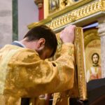 Литургия  в Неделю 27-ю по Пятидесятнице, праздник иконы Божией Матери «Знамение» в кафедральном Александро-Невском соборе .