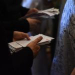 Молебное пение святой блаженной Матроне Московской у ковчега с ее честными мощами в кафедральном Александро-Невском соборе г . Симферополя.