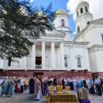 Праздничные богослужения в Александро-Невском кафедральном соборе в день празднования Происхождения (изнесения) Честных Древ Животворящего Креста Господня.