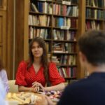 Клирик кафедрального Александро-Невского собора провел молодежную встречу в просветительском центре «Зерна» на тему «Сущность и происхождение религии. Аргументы в пользу бытия Божия»