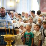 В Александро-Невском кафедральном соборе прошли богослужения в Неделю 13-ю по Пятидесятнице