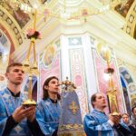 В  Неделю Крестопоклонную Митрополит Тихон возглавил Литургию в кафедральном Александро-Невского собора.
