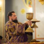 Праздничные богослужения в Александро-Невском кафедральном соборе в праздник Воздвижения Честного и Животворящего Креста Господня