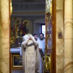 Богослужение в нижнем храме (во имя святителя Гурия, Архиепископа Таврического) в Крещенский сочельник.