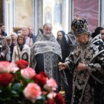 Митрополит Симферопольский и Крымский Лазарь совершил вечерню с чином выноса Святой Плащаницы в кафедральном Свято-Александро-Невском соборе г. Симферополя.