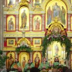 В Александро-Невском кафедральном соборе прошли торжественные богослужения в день Святой Троицы