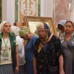 В кафедральном соборе святого благоверного князя Александра Невского г. Симферополя была доставлена копия Животворящего Креста Господня из Годеново.