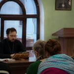 В Просветительском центре святителя Гурия Таврического при Александро-Невском кафедральном г. Симферополя прошло занятие по изучению Священного Писания