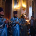 В  Неделю Крестопоклонную Митрополит Тихон возглавил Литургию в кафедральном Александро-Невского собора.