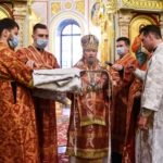 В ДЕНЬ ПРАЗДНОВАНИЯ ПЕРЕНЕСЕНИЯ МОЩЕЙ  СВЯТИТЕЛЯ  И ЧУДОТВОРЦА НИКОЛАЯ МИТРОПОЛИТ СИМФЕРОПОЛЬСКИЙ И КРЫМСКИЙ ЛАЗАРЬ ВОЗГЛАВИЛ ЛИТУРГИЮ В АЛЕКСАНДРО-НЕВСКОМ КАФЕДРАЛЬНОМ СОБОРЕ Г. СИМФЕРОПОЛЯ.