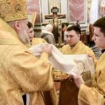 В день памяти святителя Николая Чудотворца Митрополит Лазарь возглавил Божественную литургию в кафедральном Александро-Невском соборе г. Симферополя.