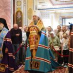 Высокопреосвященнейший Митрополит Симферопольский и Крымский Лазарь возглавил молебное пение Животворящему Кресту Господню в кафедральном Александро-Невском сборе г. Симферополя.