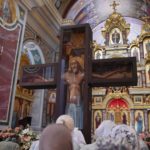 В кафедральном Александро-Невском соборе г. Симферополя совершались молебны с акафистом Животворящему Кресту Господню.
