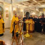 Студенты Таврической духовной семинарии почтили память святителя Гурия Таврического и митрополита Лазаря в Александро-Невском кафедральном соборе