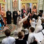 Митрополит Симферопольский и Крымский Лазарь совершил Пасхальную вечерню вторника Светлой седмицы в кафедральном Александро-Невском соборе г. Симферополя.