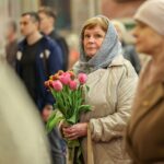 В Неделю святых Жен Мироносиц священнослужители Александро-Невского кафедрального собора г. Симферополя поздравили прихожанок с этим светлым праздником