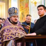 В  кафедральном Свято-Александро-Невском соборе были вознесены сугубые молитвы об упокоении погибших в концертном зале «Крокус Сити Холл» в подмосковном Красногорске.