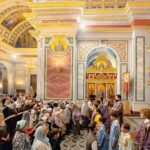 Воскресные богослужения в Александро-Невском кафедральном соборе в Неделю 18-ю по Пятидесятнице