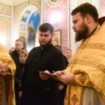 Литургия в Неделю 28-ю по Пятидесятнице, день памяти великомученицы Варвары в кафедральном Александро-Невском соборе.