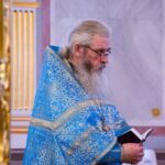 В  Неделю Крестопоклонную Митрополит Тихон возглавил Литургию в кафедральном Александро-Невского собора.