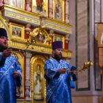 В  Неделю Крестопоклонную Митрополит Тихон возглавил Литургию в кафедральном Александро-Невского собора.