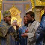 В  Неделю Крестопоклонную Митрополит Тихон возглавил Литургию в кафедральном Александро-Невского собора.