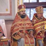 В кафедральном соборе святого благоверного князя Александра Невского г. Симферополя была доставлена копия Животворящего Креста Господня из Годеново.
