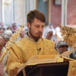 В Неделю 2-ю по Пятидесятнице, Всех святых, в земле Русской просиявших, епископ Нестор совершил Литургию в кафедральном Александро-Невском соборе г. Симферополя.