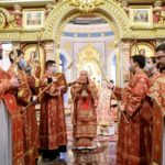 В ДЕНЬ ПРАЗДНОВАНИЯ ПЕРЕНЕСЕНИЯ МОЩЕЙ  СВЯТИТЕЛЯ  И ЧУДОТВОРЦА НИКОЛАЯ МИТРОПОЛИТ СИМФЕРОПОЛЬСКИЙ И КРЫМСКИЙ ЛАЗАРЬ ВОЗГЛАВИЛ ЛИТУРГИЮ В АЛЕКСАНДРО-НЕВСКОМ КАФЕДРАЛЬНОМ СОБОРЕ Г. СИМФЕРОПОЛЯ.